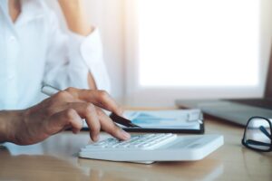 Impuestos al vender propiedad como no residente. Taxes when selling property as a non-resident.