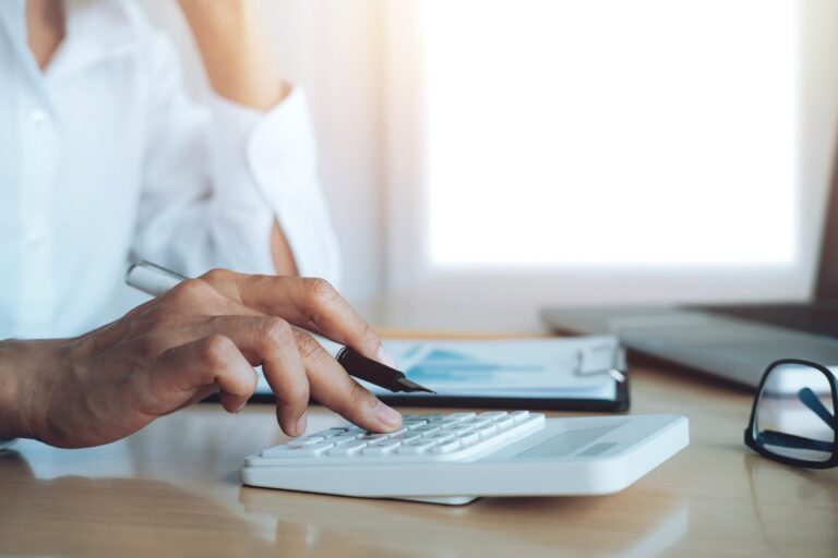 Impuestos al vender propiedad como no residente. Taxes when selling property as a non-resident.