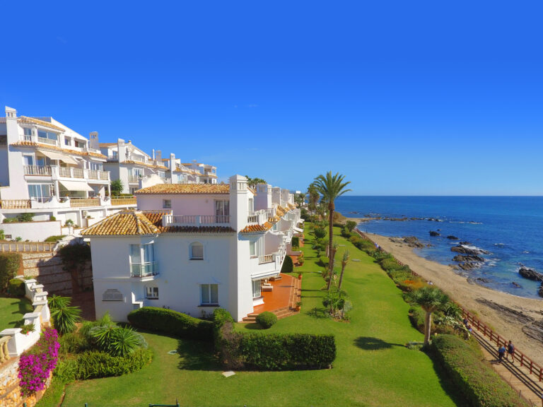 Luxury beach side house in cala de mijas by comprarcasa hernan bustos real estate experts