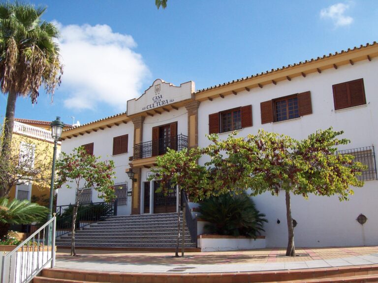 Casa de la Cultura Arroyo de la Miel - Hernan Bustos